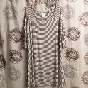 Black and white stripe cold shoulder flowy dress